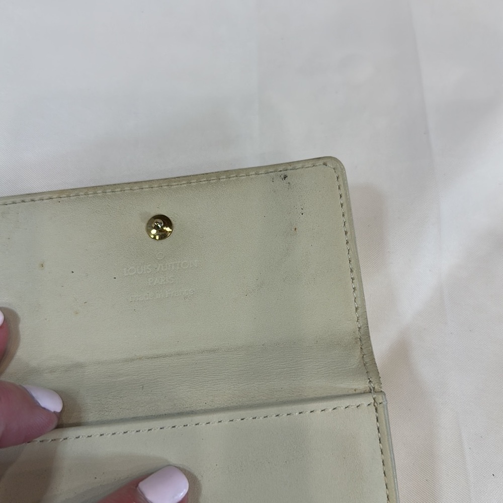 Authentic Louis Vuitton Vernis Bifold Wallet great used condition - Picture 11 of 12